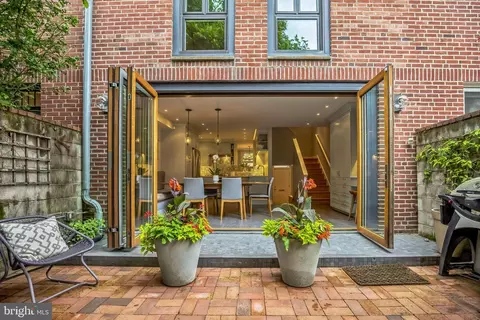 510 Pine St, Philadelphia, PA 19106