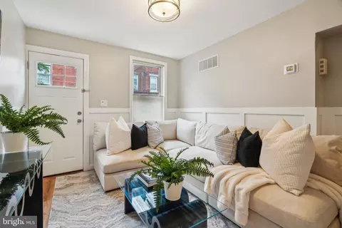 1229 Day St, Philadelphia, PA 19125
