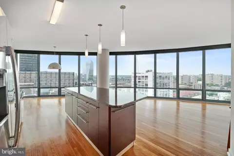 2101 Market St #902, Philadelphia, PA 19103