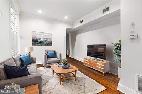 1708 Pine St #4, Philadelphia, PA 19103