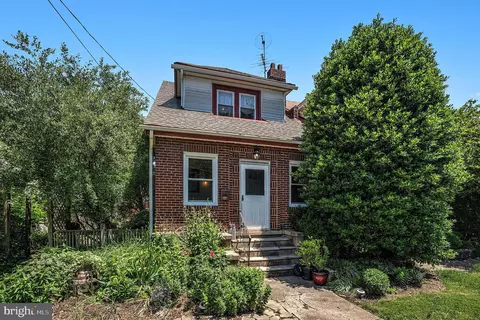 1857 Arthur St, Philadelphia, PA 19152