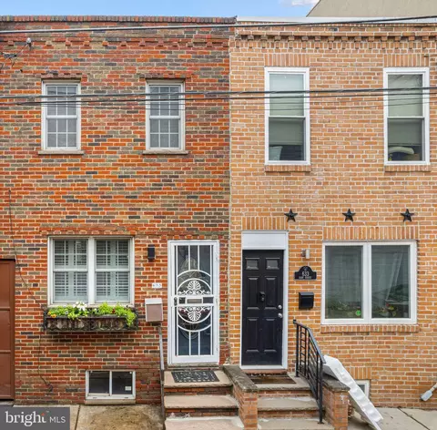 635 Earp St, Philadelphia, PA 19147