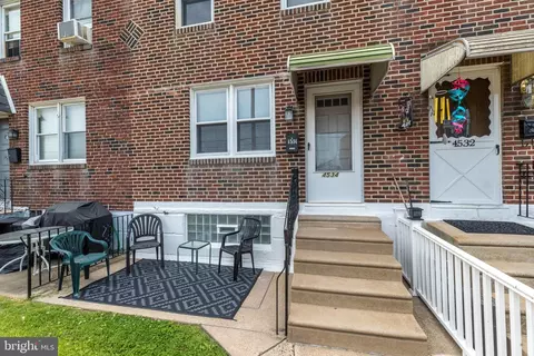 4534 Robbins Ave, Philadelphia, PA 19135