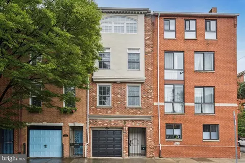 903 Lombard St, Philadelphia, PA 19147