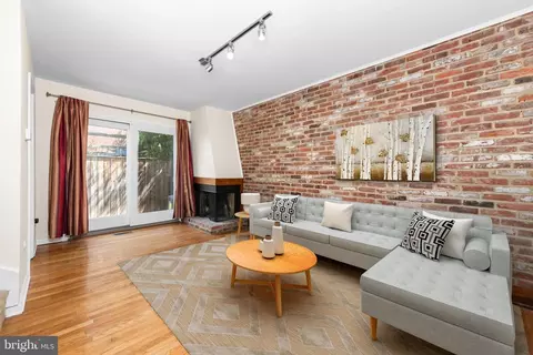 1725 Rodman St, Philadelphia, PA 19146