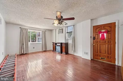 2619 E Dauphin St, Philadelphia, PA 19125