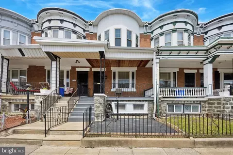 5823 Pine St, Philadelphia, PA 19143