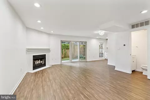 815 S 7th St #3, Philadelphia, PA 19147