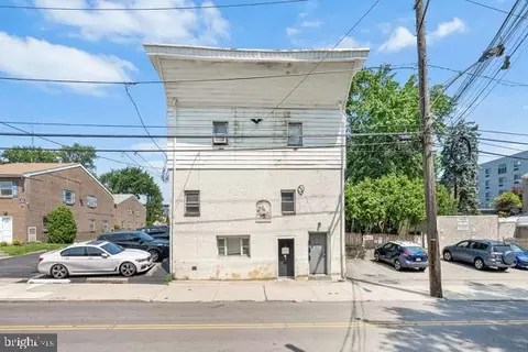 422 Fountain St, Philadelphia, PA 19128