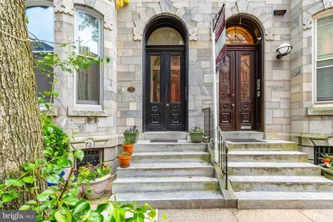 2112 Pine St #2, Philadelphia, PA 19103