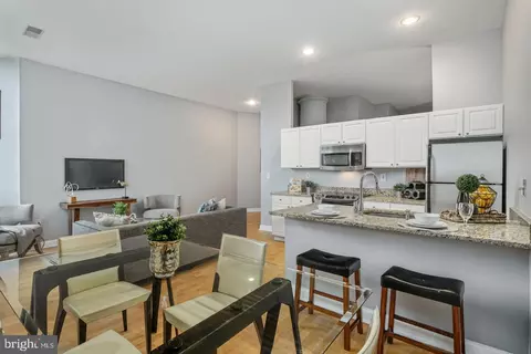 315 Arch St #406, Philadelphia, PA 19106