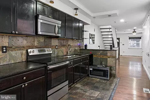 1425 N Front St, Philadelphia, PA 19122