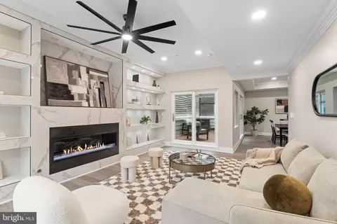 242 Montrose St, Philadelphia, PA 19147