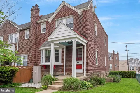 5920 Houghton St, Philadelphia, PA 19128