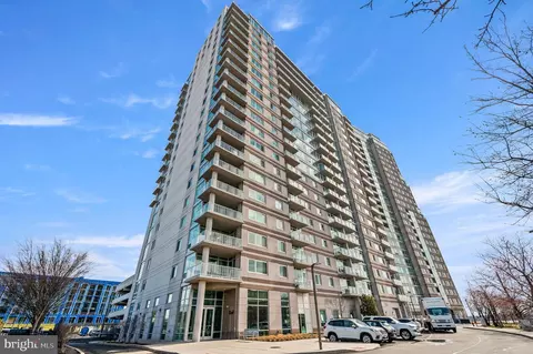 901 N Penn St #F2003, Philadelphia, PA 19123
