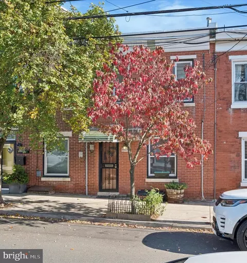 3604 Calumet St, Philadelphia, PA 19129
