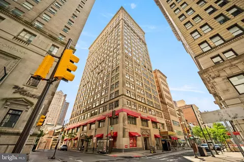 1500 Chestnut St #17B, Philadelphia, PA 19102