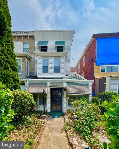 437 N 41st St, Philadelphia, PA 19104