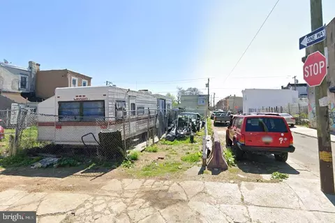 194 W Monmouth St, Philadelphia, PA 19133