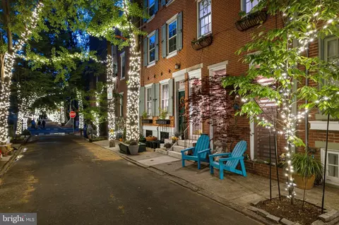 1737 Addison St, Philadelphia, PA 19146