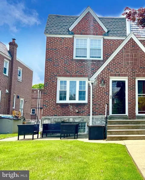 1838 Benson St, Philadelphia, PA 19152