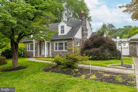 625 Hermit St, Philadelphia, PA 19128