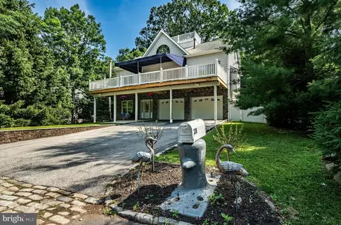 2 B River Rd, Philadelphia, PA 19128