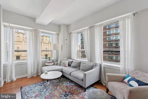 1425 Locust St #20B, Philadelphia, PA 19102