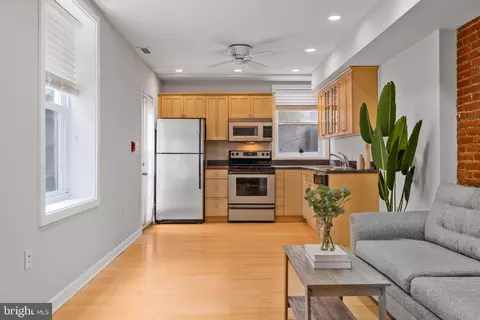 1516 Catharine St #2, Philadelphia, PA 19146