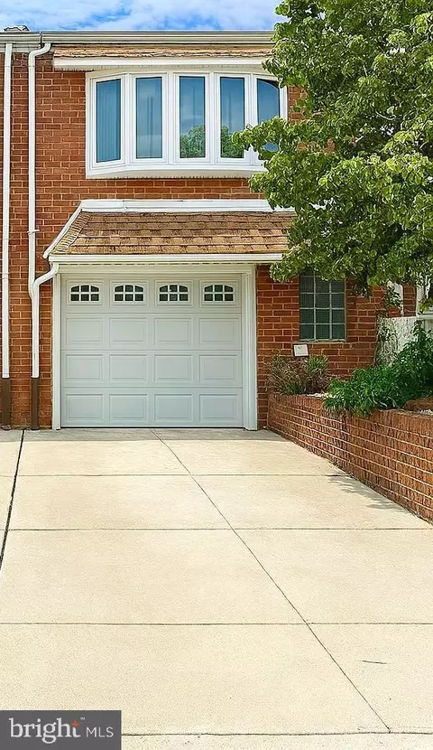 10826 Heflin Rd, Philadelphia, PA 19154
