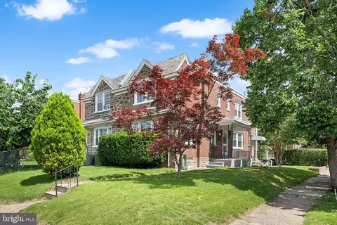 831 Fanshawe St, Philadelphia, PA 19111
