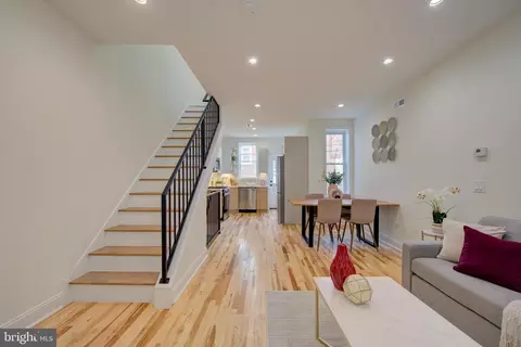 921 S Conestoga St, Philadelphia, PA 19143