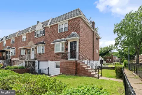 2426 S Rosella St, Philadelphia, PA 19153