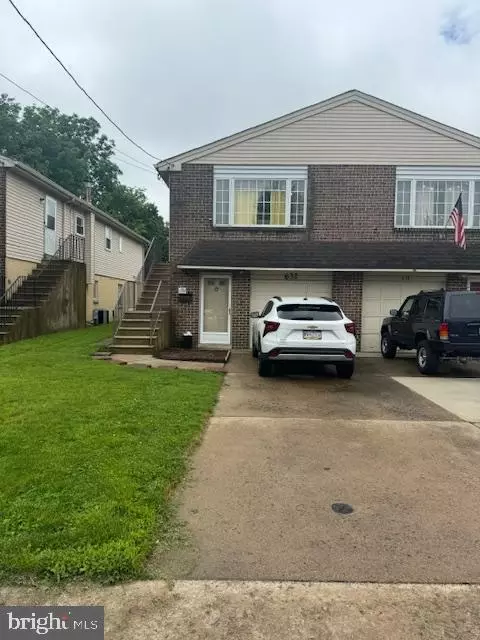 632 Knorr St, Philadelphia, PA 19111