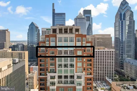 130 S 18th St #3102, Philadelphia, PA 19103