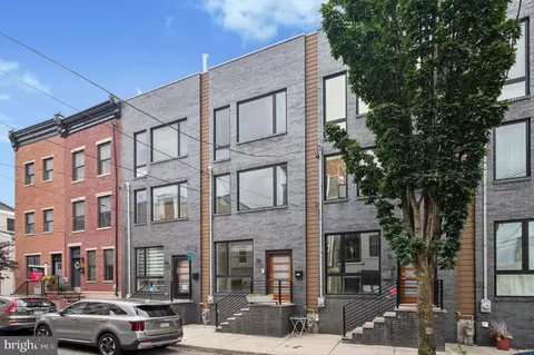 1025 Earl St, Philadelphia, PA 19125