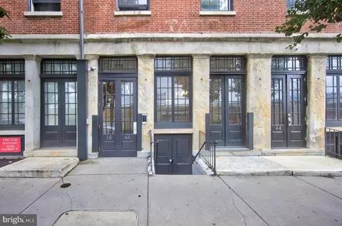 38 N Front St #1E, Philadelphia, PA 19106