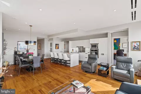 50 S 16th St #5101, Philadelphia, PA 19102