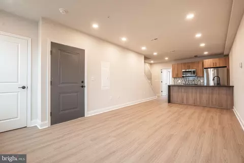4090 Leslie Ln #A44, Philadelphia, PA 19131
