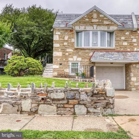 2913 Walnut Hill St, Philadelphia, PA 19152