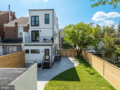 300 Fountain St, Philadelphia, PA 19128