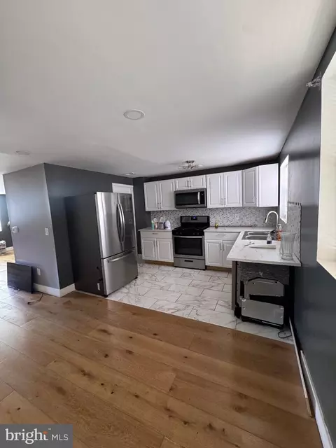 7553 Gilbert St, Philadelphia, PA 19150