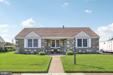 9959 Ferndale St, Philadelphia, PA 19115