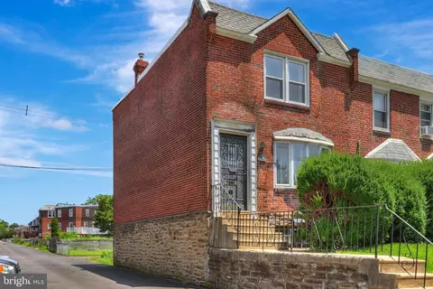 6635 Hollis St, Philadelphia, PA 19138