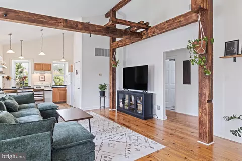 16 E Springer St, Philadelphia, PA 19119