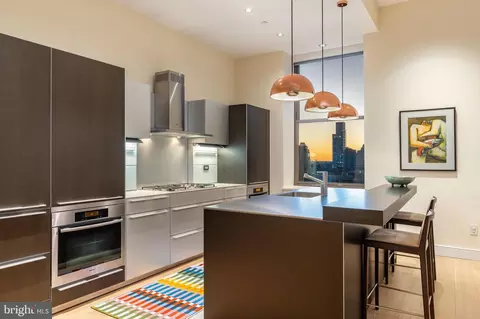 210 W Washington Sq #12NW, Philadelphia, PA 19106