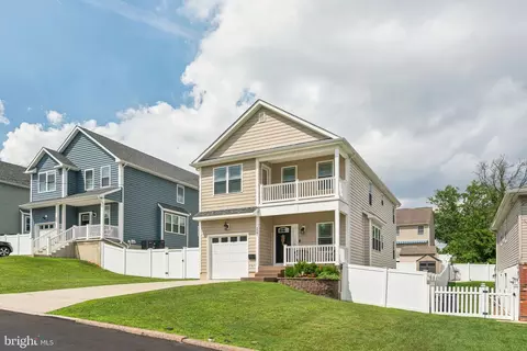 3761 Glenn St, Philadelphia, PA 19114