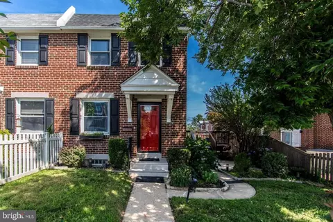 576 Fairway Ter, Philadelphia, PA 19128