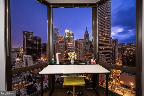 2020 Walnut St #25B, Philadelphia, PA 19103