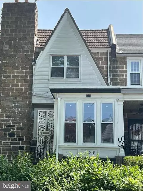 939 Flanders Rd, Philadelphia, PA 19151